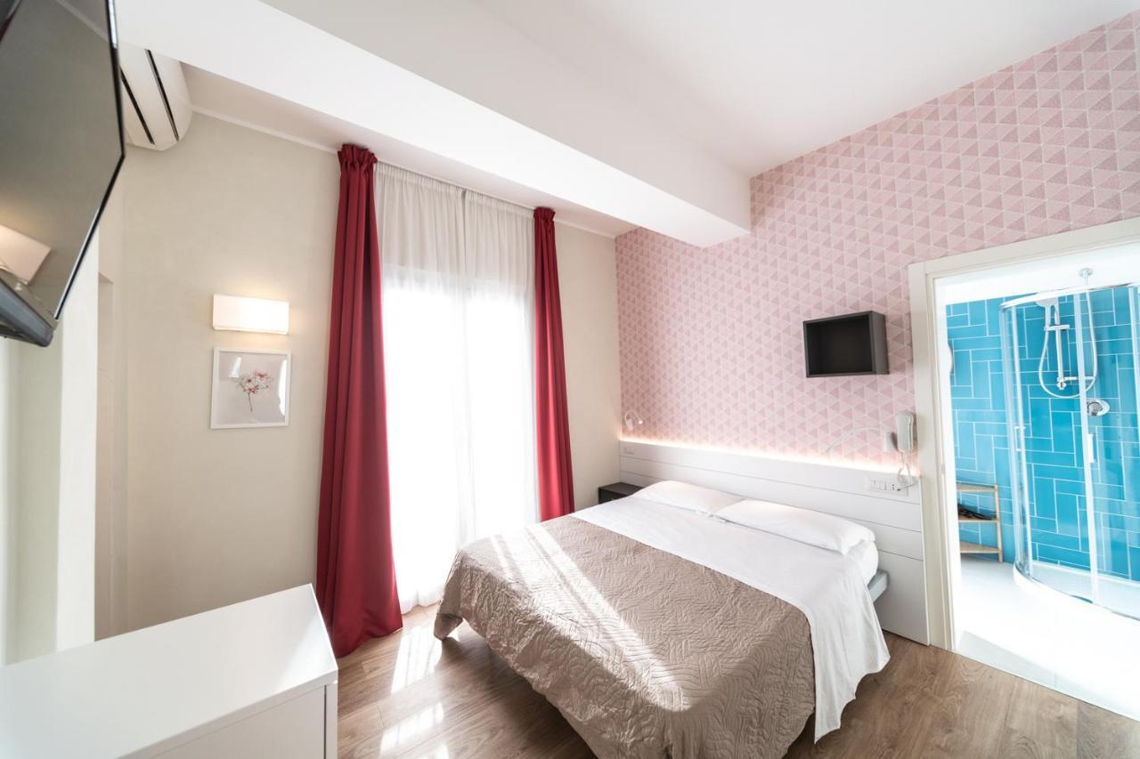 Hotel Kiss Riccione Eksteriør billede
