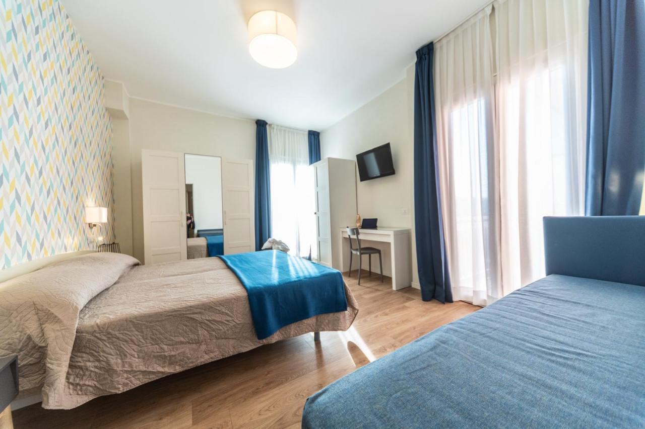 Hotel Kiss Riccione Eksteriør billede