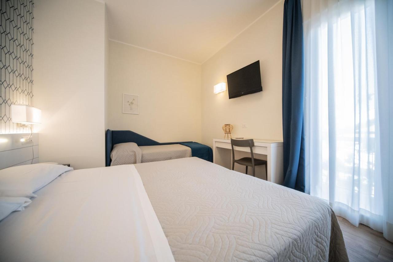 Hotel Kiss Riccione Eksteriør billede